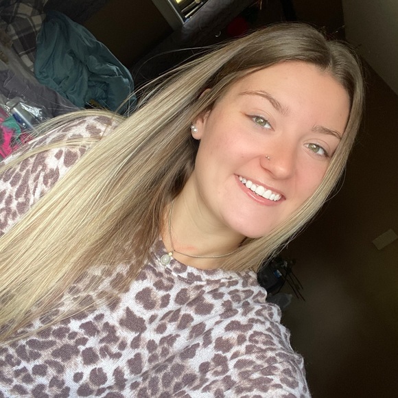 chloehall0572